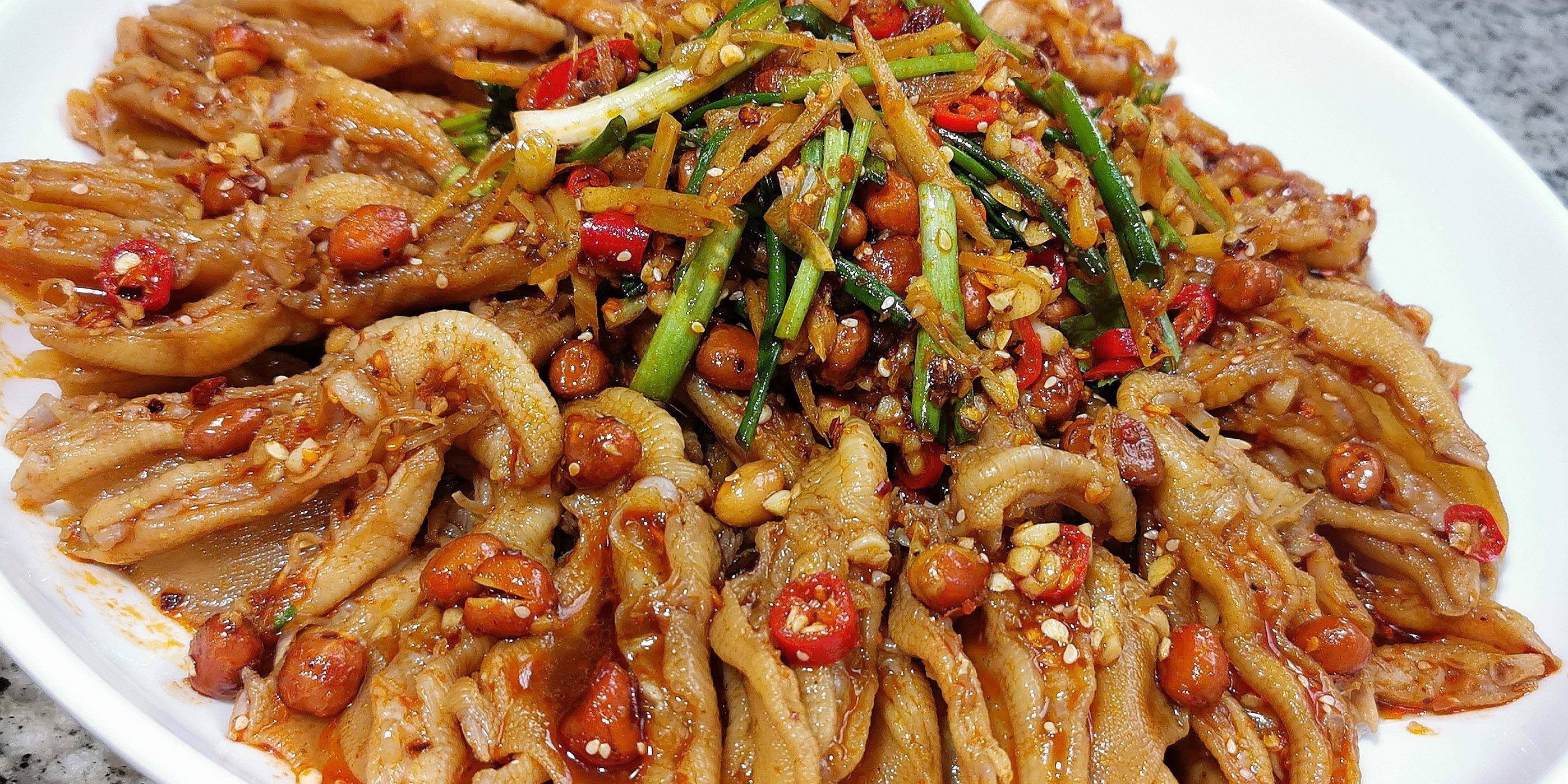 广西凉拌菜无骨鸭爪做法二十几年老配方香辣爽脆超解馋