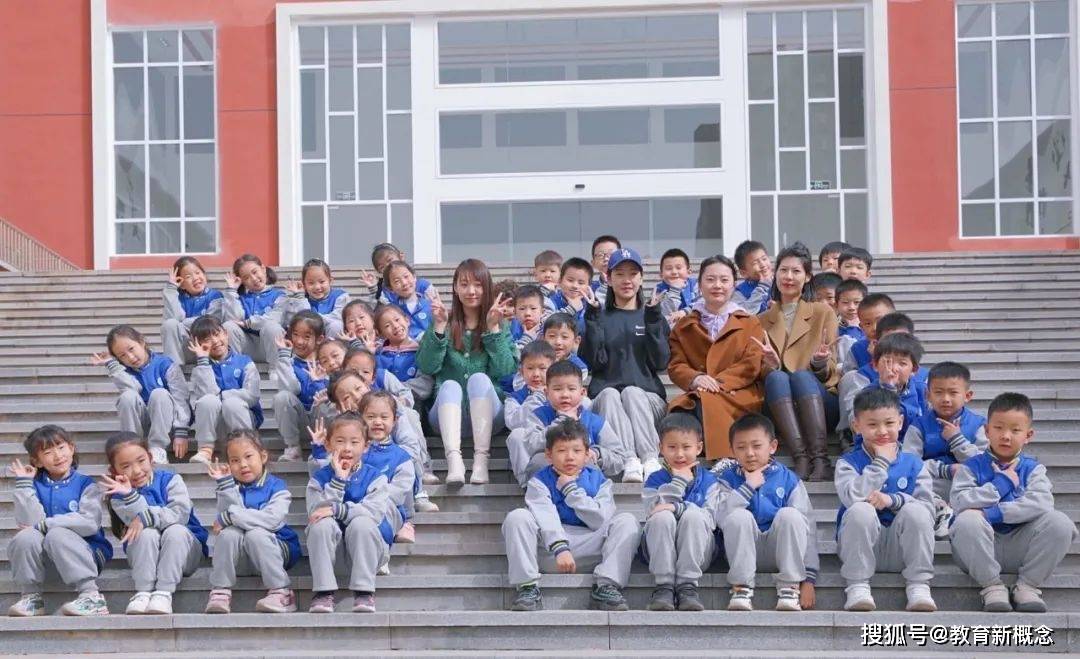 追梦新时代巾帼绽芳华文景小学三八妇女节活动纪实