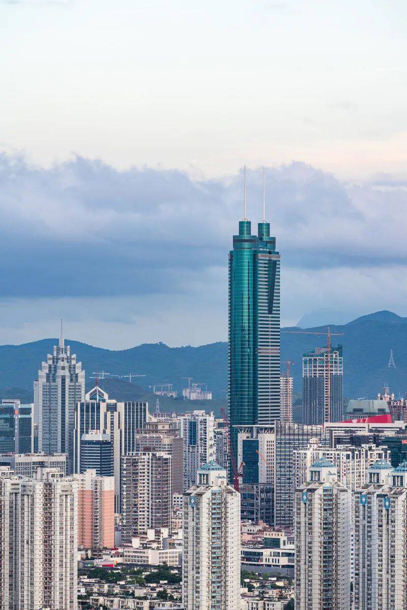 最新深圳前20名的摩天大楼至少300米上榜