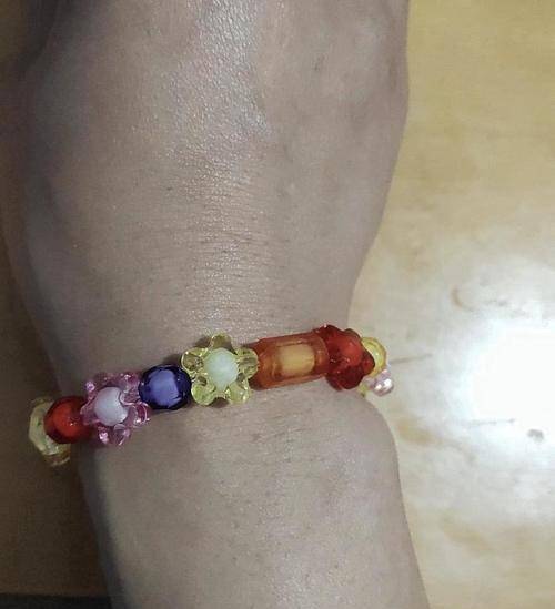 男生送女生礼物排行榜_59名男生给全班唯一女生送妇女节礼物:平时就像哥们一样太惊喜了