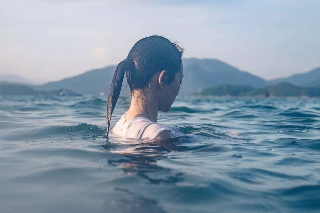 因为|《过春天》中的少女，我们需要的身份认同，独特的青春期？