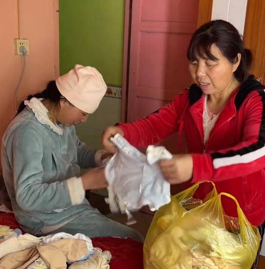 原創露餡了牛愛芳給兒子辦出生證網友證實只能媽媽辦看你還咋演