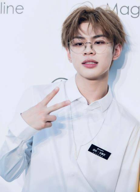 因为|为比赛错过妹妹成年礼,拳击比赛碾压张大大,却沦为洗白工具