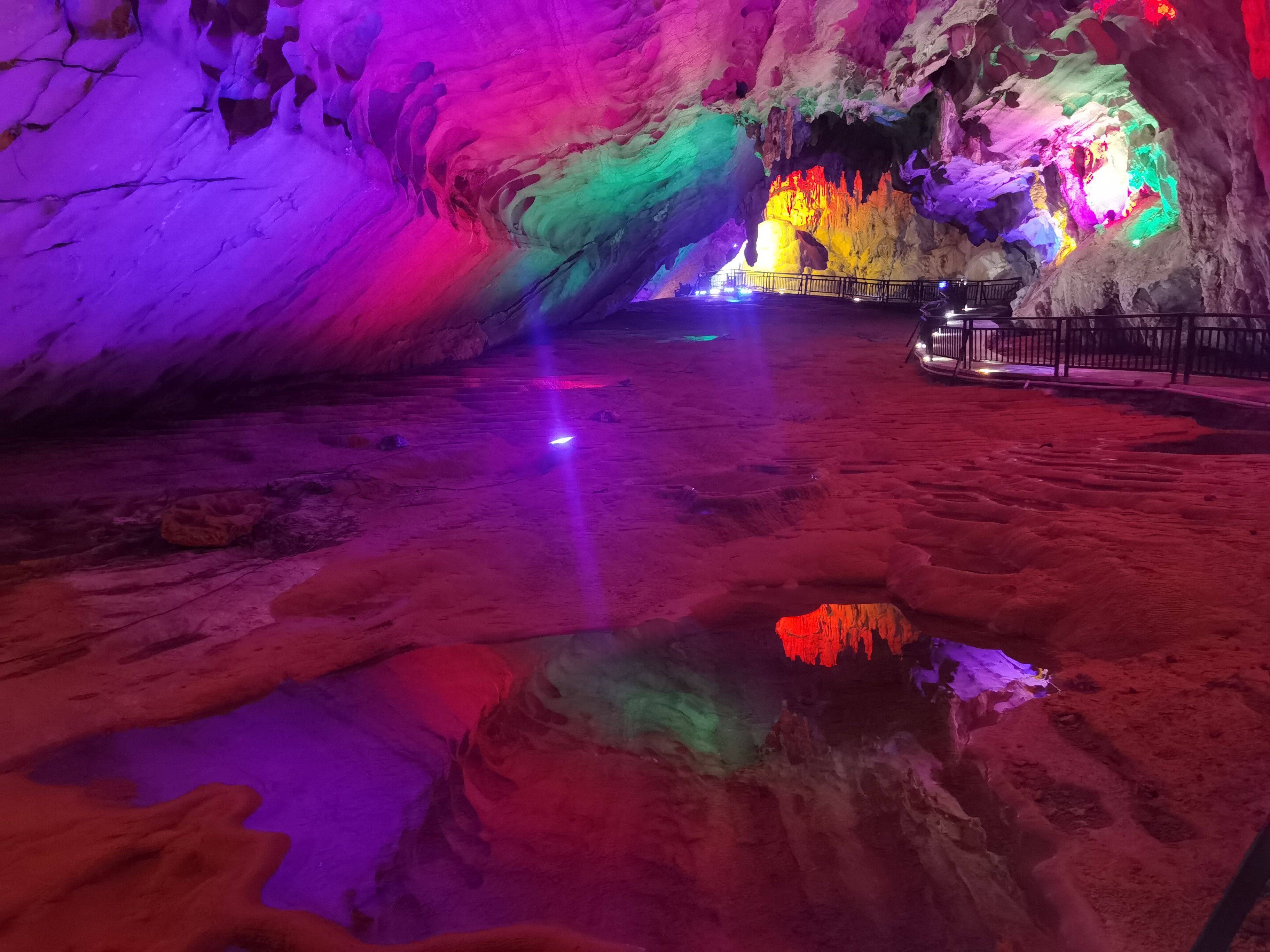 难以置信江华秦岩因秦始皇当年在此屯兵而得名