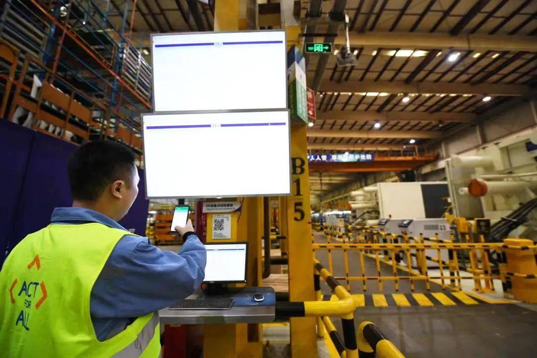 工厂综合效率提升30%，延锋把经验复制到了北美和欧洲