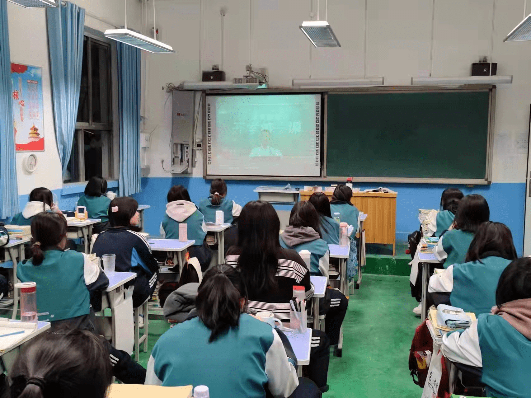 柏乡县职教中心以禁毒系列宣传活动构建平安绿色校园