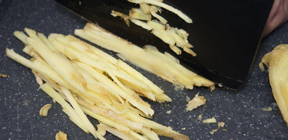 春天,"生姜加可乐"解决了很多家庭的困扰,东北老铁们都说好_姜丝_泥巴