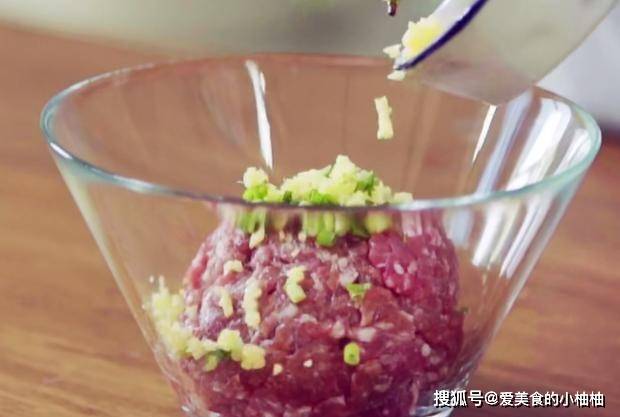 美食|家人爱吃的玫瑰煎饺，烹饪简单又美味，营养解馋的早餐美食