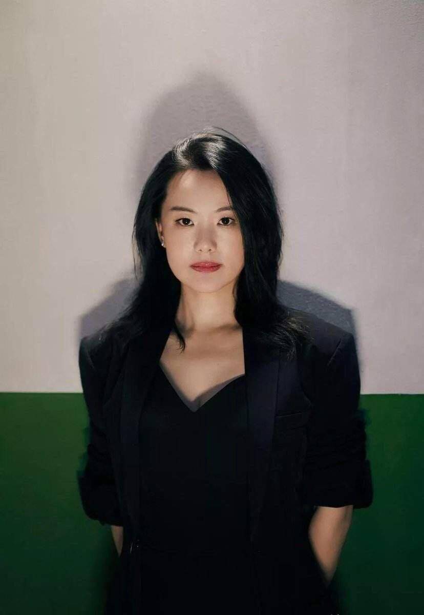 卷发有一种“高级”叫咏梅换发型，优雅又气质，四五十岁女人值得借鉴