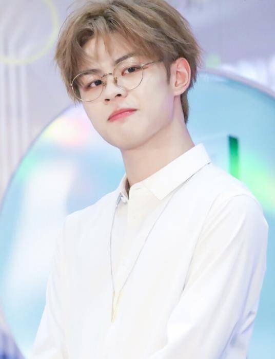 因为|为比赛错过妹妹成年礼,拳击比赛碾压张大大,却沦为洗白工具