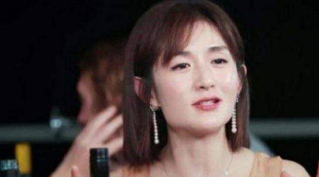 对比|袁咏仪月子第一天就洗头，谢娜苦扛42天才洗，如今2人对比很明显