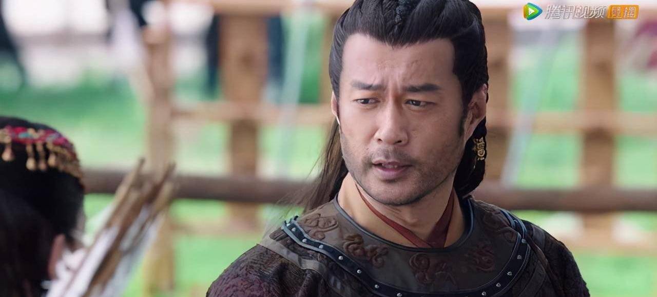 佘诗曼霸气拥抱谭凯,西楚霸王一秒化身小媳妇,娇羞模样反差大_cp_那