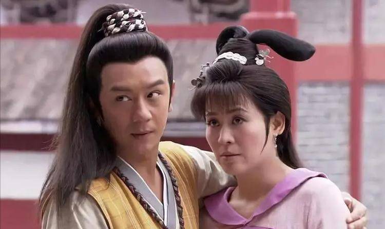 原创断臂女孩杨佩9岁失去双臂靠十字绣逆袭遭男友抛弃再遇真爱