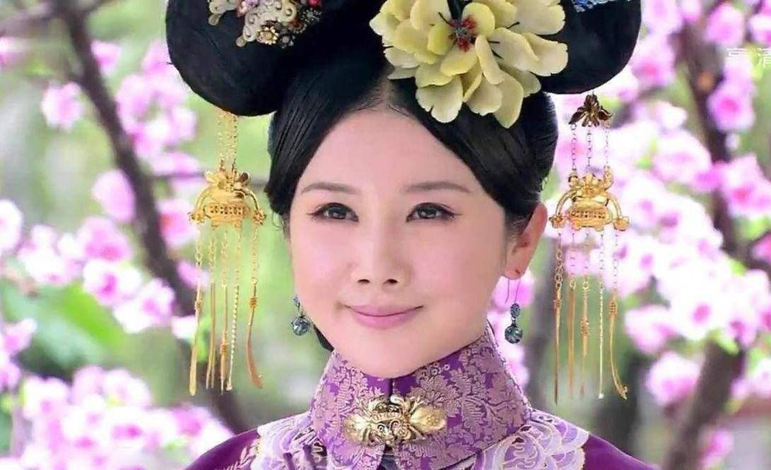 潘时当硅胶脸混进古装剧，盛世美颜一秒打回原形，导演再强都无能为力？