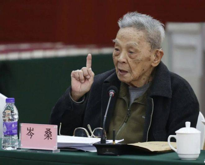 追忆著名作家、出版家岑桑:“宁可抱香枝上老”