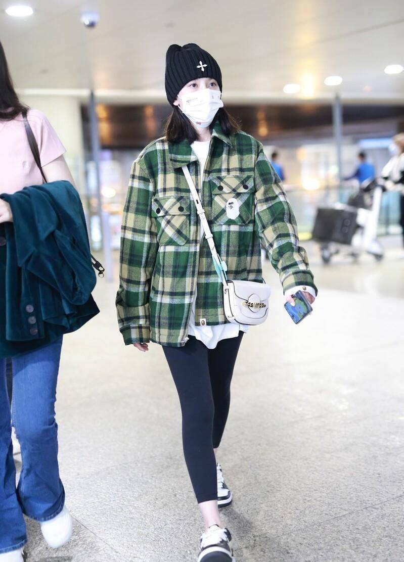 花呢 “格纹衬衫”才是春季最佳，款式多样还经典，咋穿都不撞衫