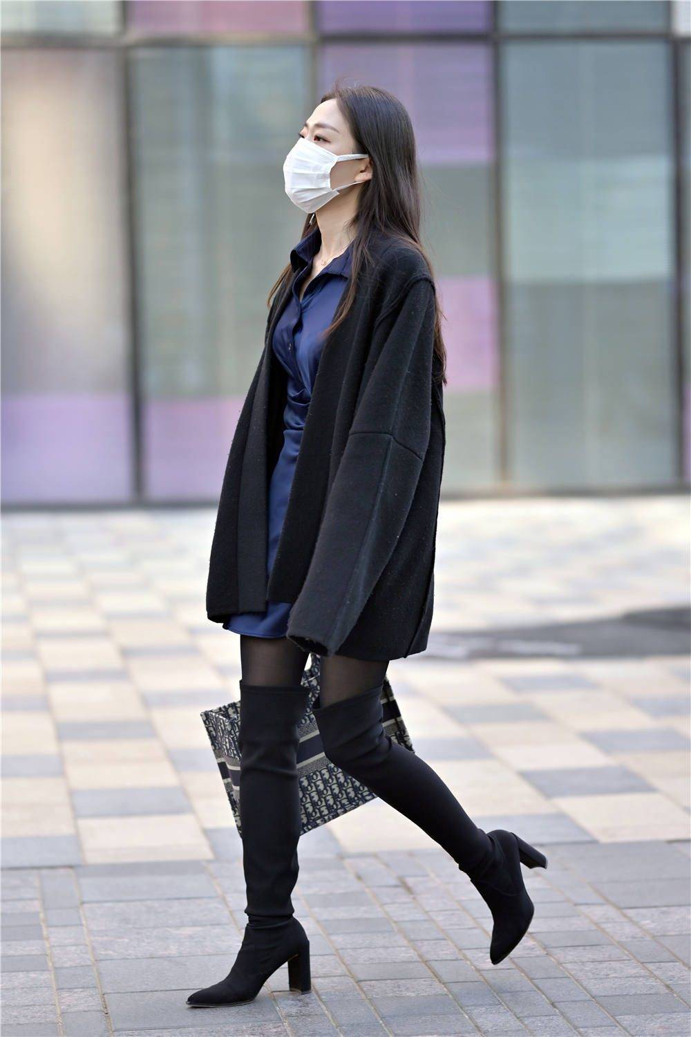 春天适合穿着过膝靴,大腿靴也有不少人选择,穿出特别的感觉_美女_设计