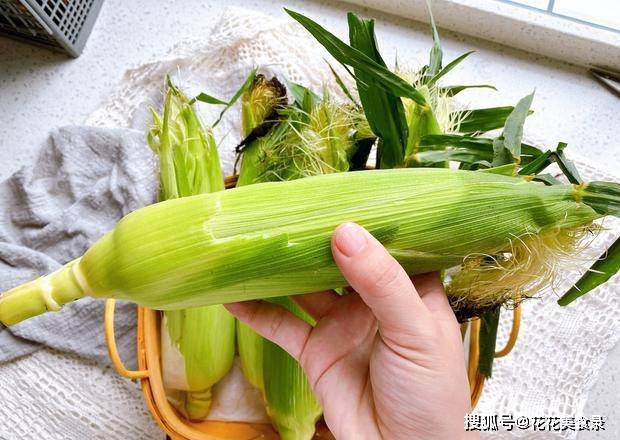 玉米保存有技巧,直接放冰箱冻就错了,多做2步,放一年还很鲜甜_口感