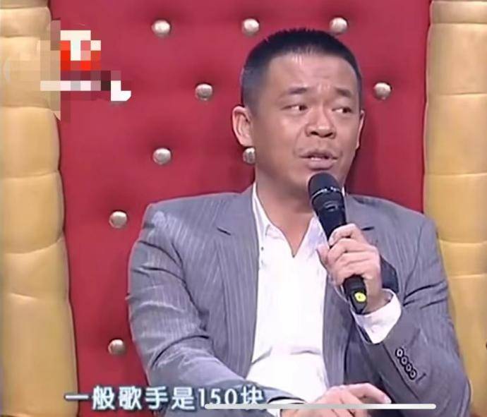 身份|他被称作是张嘉益的“小跟班”，以歌手身份出道，却在转型后被骂！