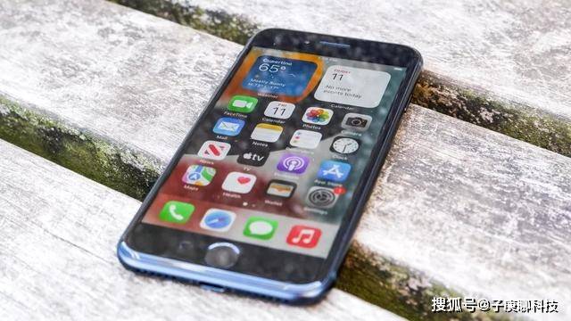 iphone se 2022真机评测:小型强者iphone,home键满满的经典_手机