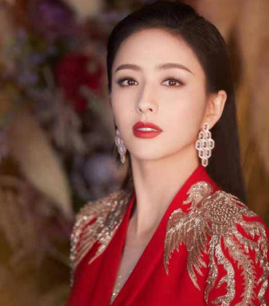 姐妹有种“不公平遗传”叫佟丽娅姐妹，一个美若天仙，一个平平无奇