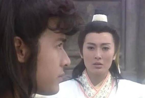 电视剧《莲花争霸》播出28年，女主角嫁给高官，女配角改了国籍