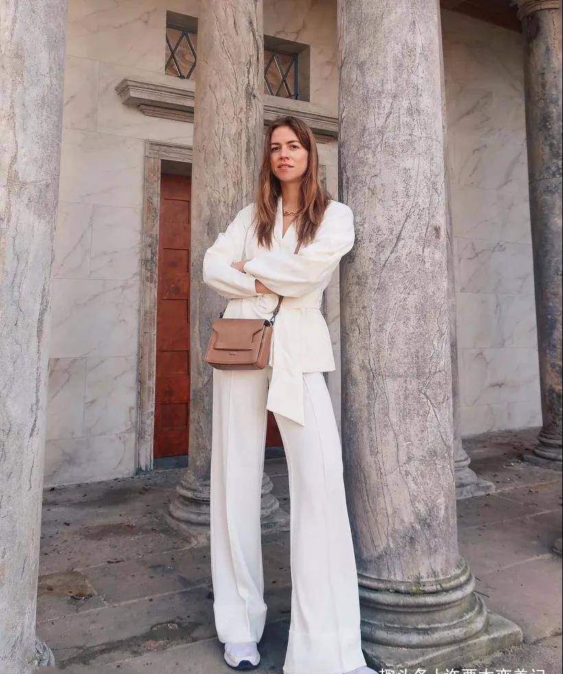 材质 40岁的女人，春夏再热也不要穿短裤，学学陈数这样穿真气质