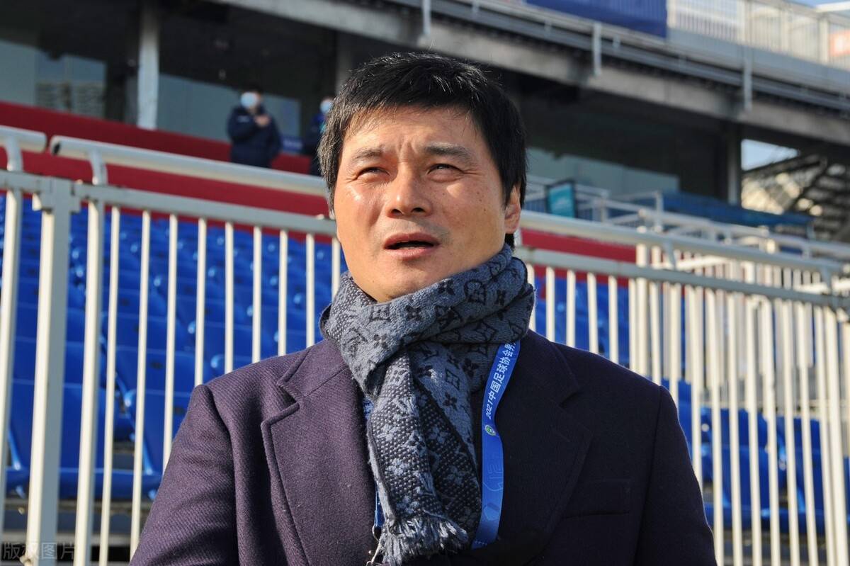 上午9点!前国足前锋李毅敢于担当,球迷:李毅这样说像个男人_冯潇霆_越