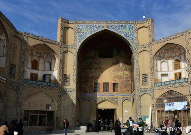 伊斯法罕大巴扎(isfahan bazaar)在伊玛目广场的北面,是中东最古老的