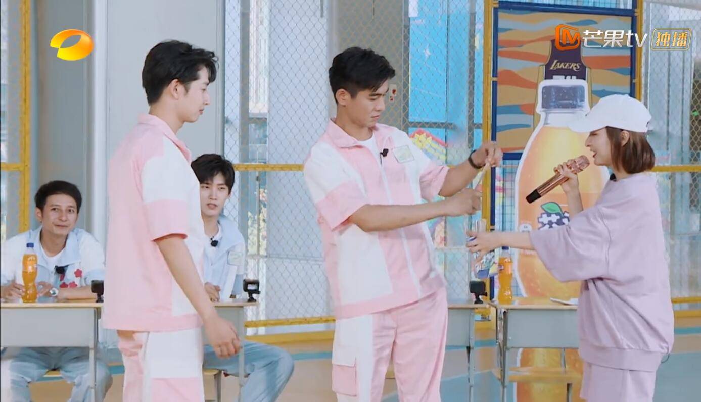 威龙|齐思钧已清醒，宋威龙却依然较真，《牛哥》的目的终究没有达到！！