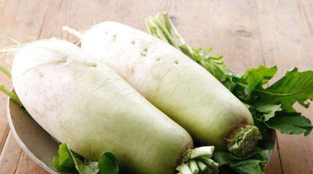 因为聪明女人“懂保养”,记住“常吃2物,少做2事”,温暖子宫更年轻