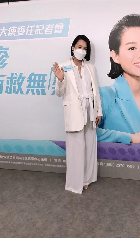 胡杏儿老得太明显！胡杏儿再现7年前画面，发际线抢镜面部线条变化太大