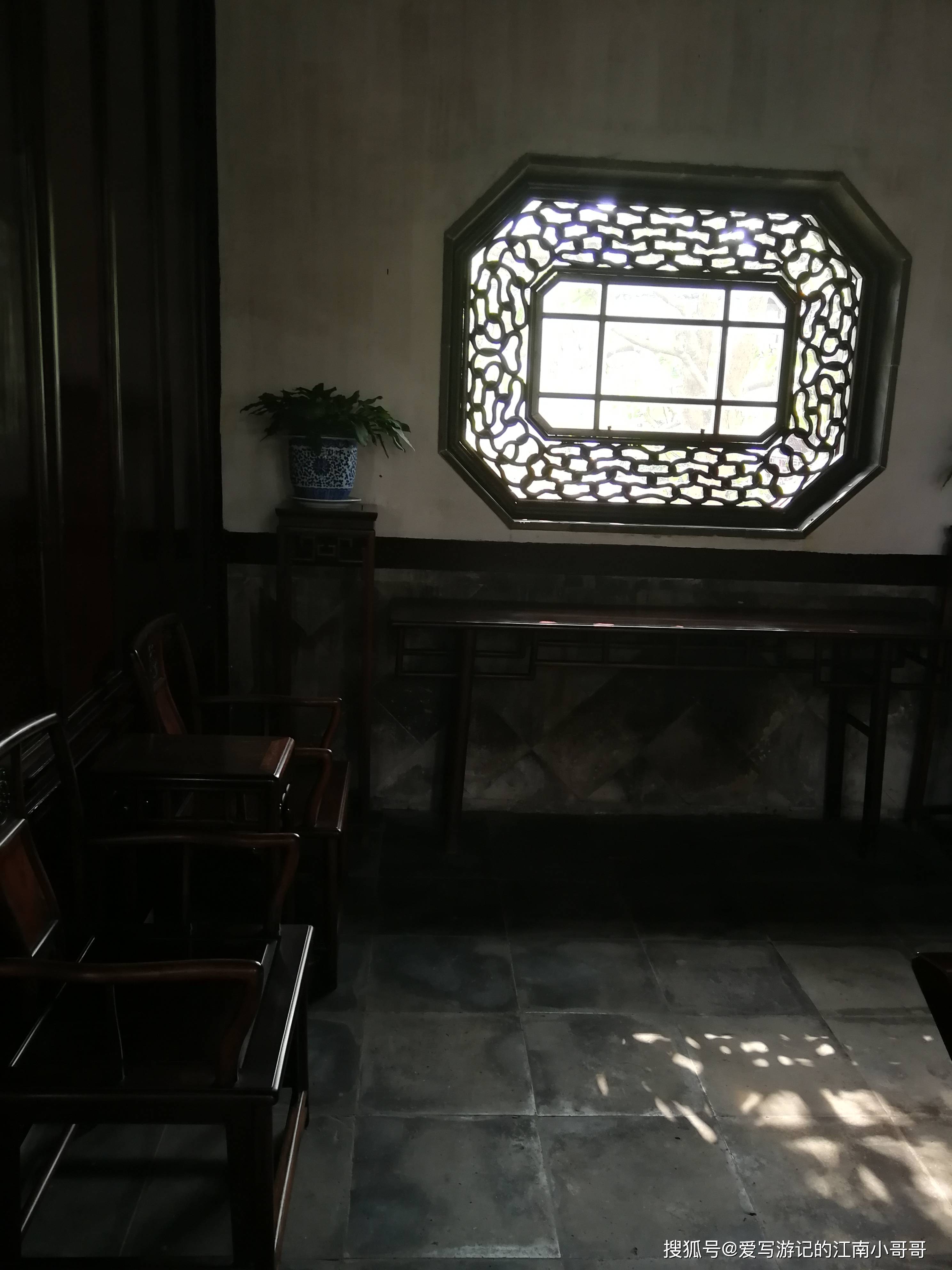 低调的享乐氛围在网师园的蹈和馆琴室和牡丹园里悄然蔓延