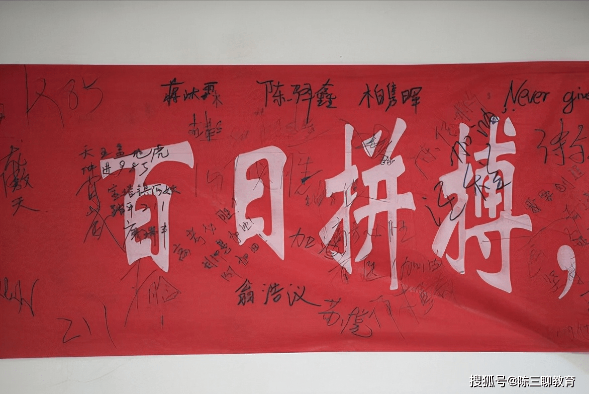 武漢學(xué)院vs武漢東湖學(xué)院_武漢學(xué)院與武漢東湖學(xué)院哪個好_武漢東湖學(xué)院是正規(guī)大學(xué)嗎