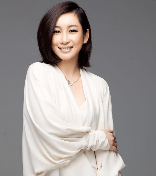 她是章子怡的同学 22岁时 她被称为"最丑的女演员