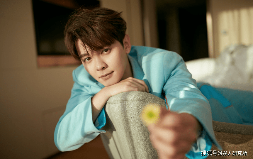 孔雪儿|背靠王思聪出道，取关汪苏泷被群嘲，尤长靖暗示华少尽显高情商