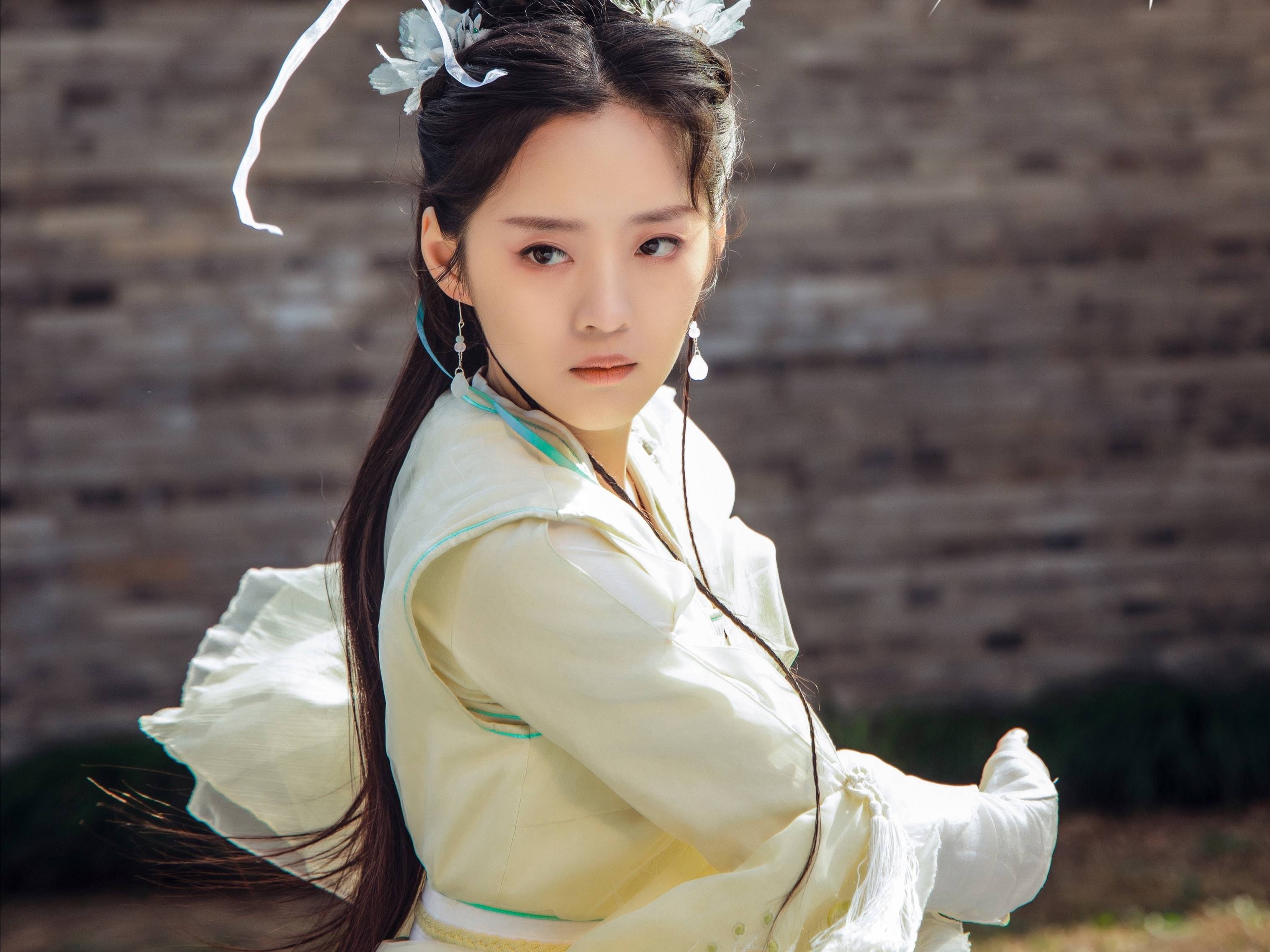 萌等喜剧大咖的加盟,还有李成儒,孙涛,韩烨洲,余俪等实力派演员的加盟