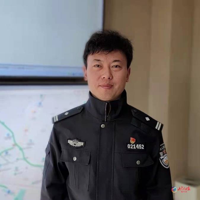 包头市公安局交通管理支队事故处理大队副大队长杨磊介绍"远程处警"是