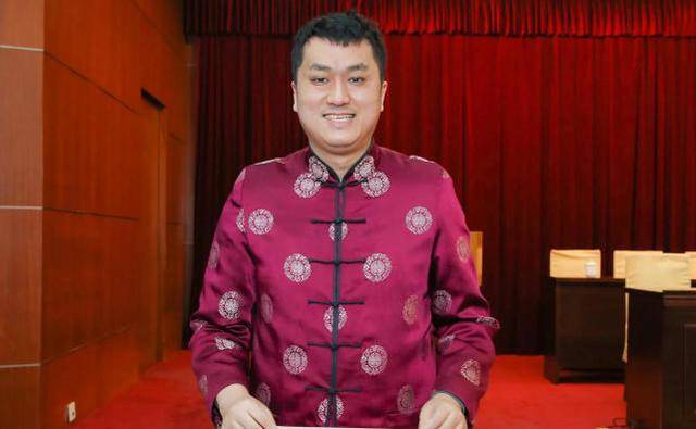 卫视|紧揪郭德纲不放、内涵德云社粉丝！3年了，他还是没有一点长进！！