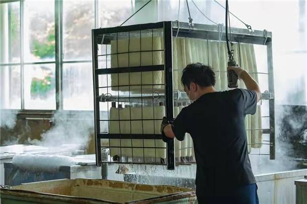 职场 国际知名丝巾YOSHIMASA之职场必备穿搭利器