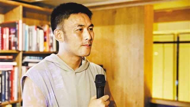 因为|《最后的棒棒》火了之后,导演何苦沉寂3年进大山,他现在在干嘛??