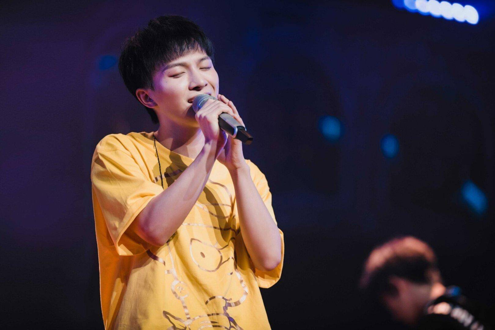 乐坛|“音乐精灵”原地踏步!越来越红的周深,成了歌坛的遗憾?