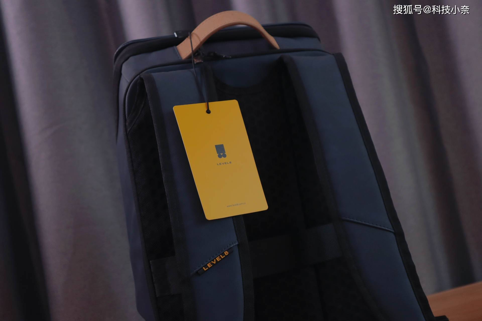 双肩包 颜值与功能兼备，地平线8号零感背包