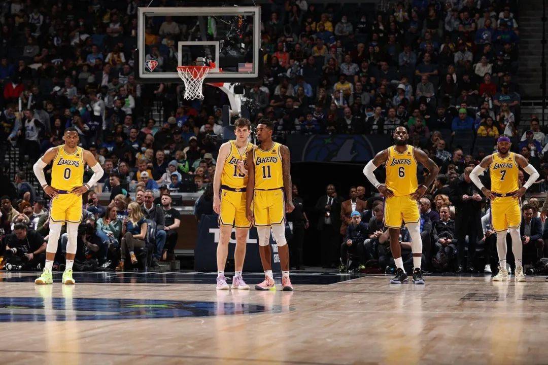 赢了奇兵爆发威少三双詹姆斯36分湖人险胜猛龙