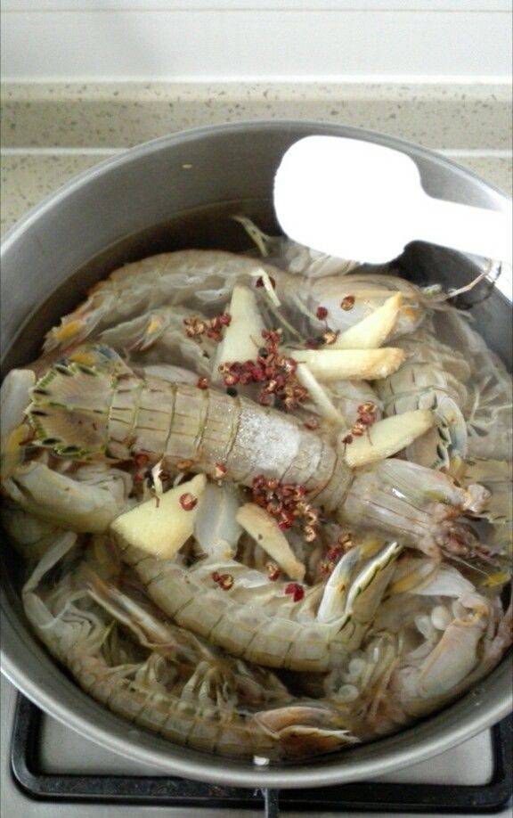 水煮皮皮虾做法图片