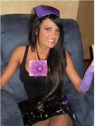 澳洲澳洲女护士120万整容,自称“限量版芭比娃娃”,奇异外表惹争议