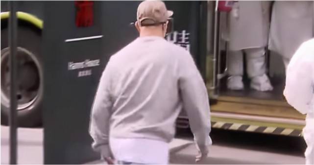 卫衣 53岁具俊晔为见大S豁出去啦！敷面膜锻炼保持好身材，打扮真潮流