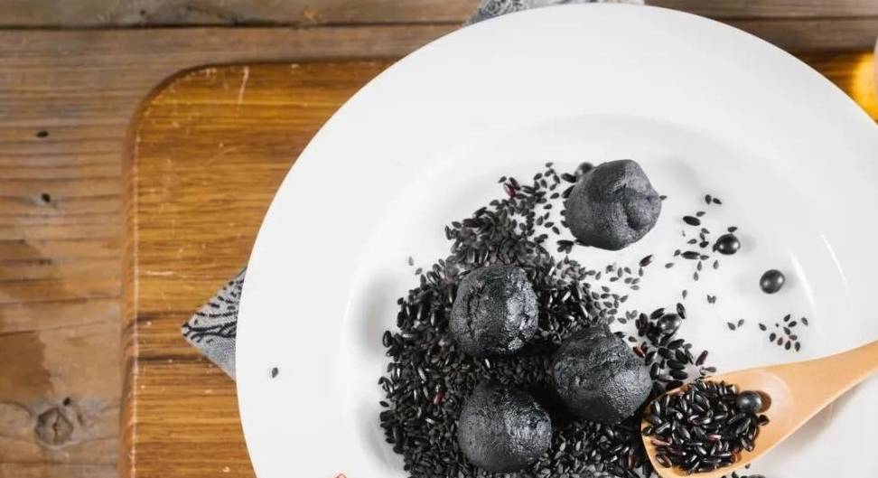 买点|建议子女：别舍不得花钱，这5款小零食，常给爸妈买点，气色好！