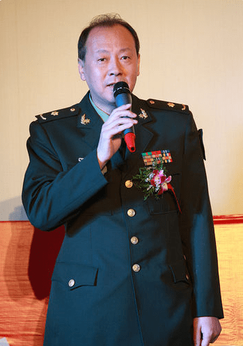 侯天来让人咬牙切齿的反派尽管不温不火却赚得人气满满