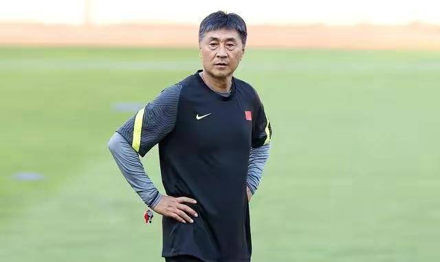 两个前国足主帅李铁,贾秀全败给了中甲主帅,谢晖任大连人主帅_主教练